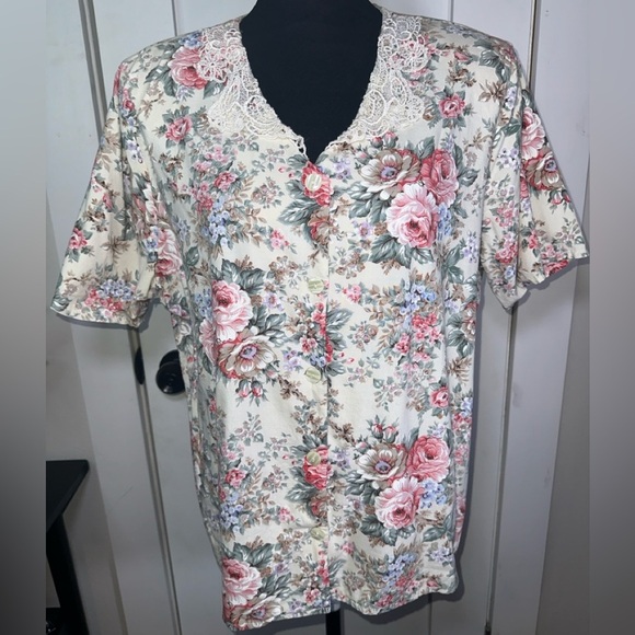 VINTAGE Floral Lace Trim Collar Blouse with Buttons - Picture 1 of 10